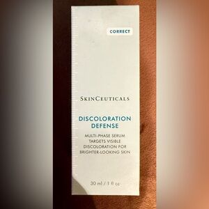 SkinCeuticals Discoloration Defense Serum - White and Blue